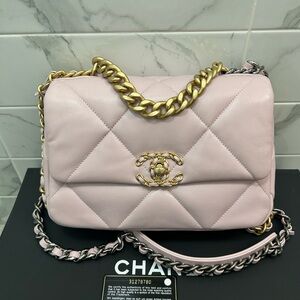 Chanel 19 pink Lambskin Shoulder Bag with Gold Chain